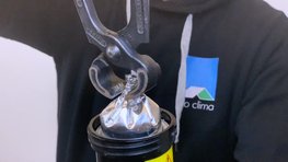 5. Aufschneiden Schlauchbeutels
