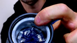 6. Materialdüse einsetzen