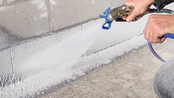 3. Sprühfolie auftragen (Airless Sprühverfahren)
