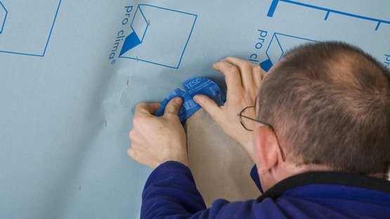10b. Anschluss an verputzten Schornstein (gedämmt oder 2-schalig)