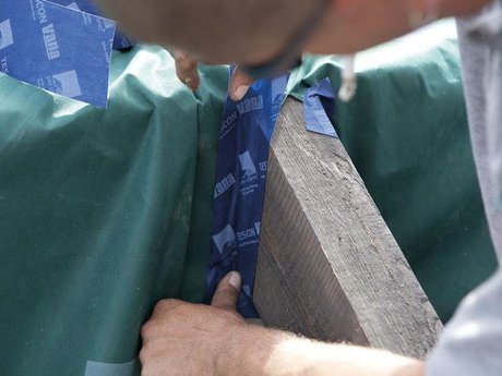 7. Anschluss an glatte, nicht mineralische Untergründe