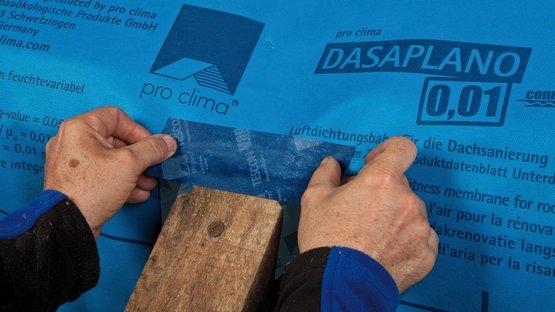 12. Verkleben auf Sparrenoberseite