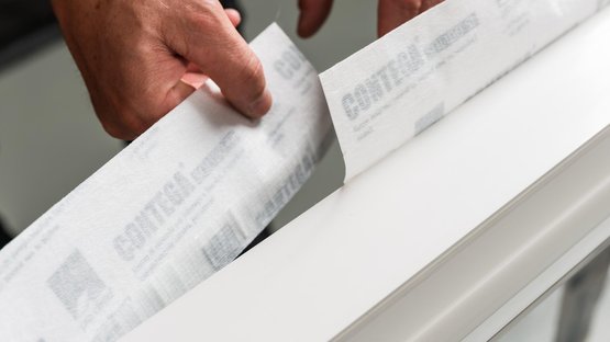 4. Umlaufend und überlappend verkleben